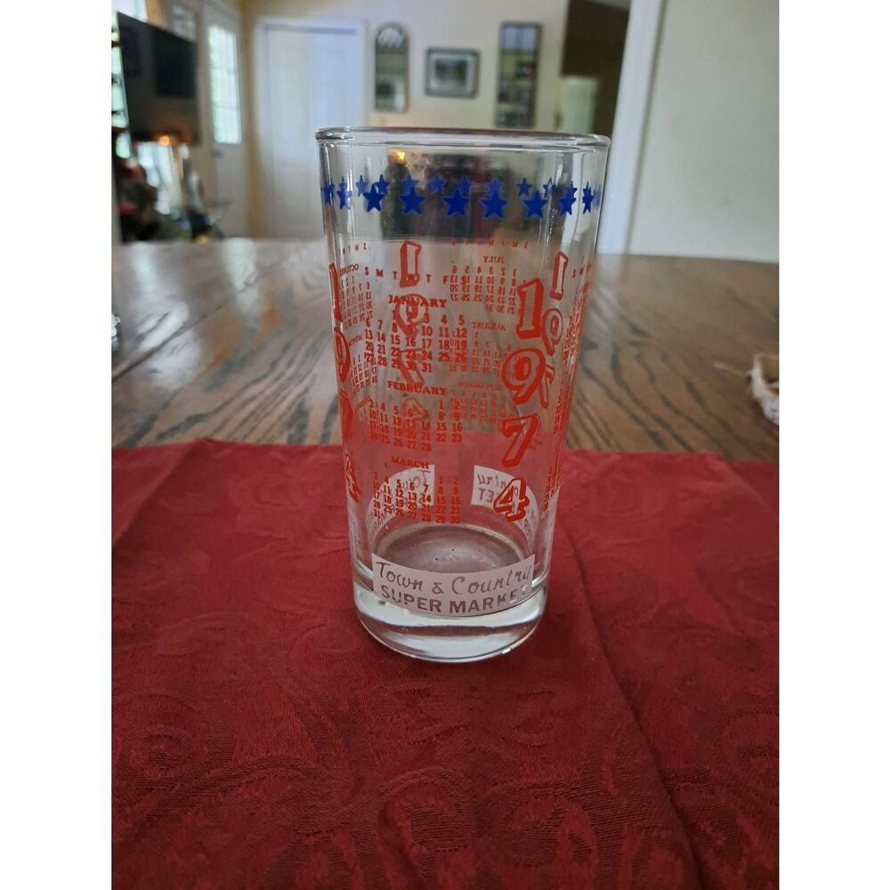Vintage 1974 Town & Country Supermarket Drinking Glass Red White Blue
